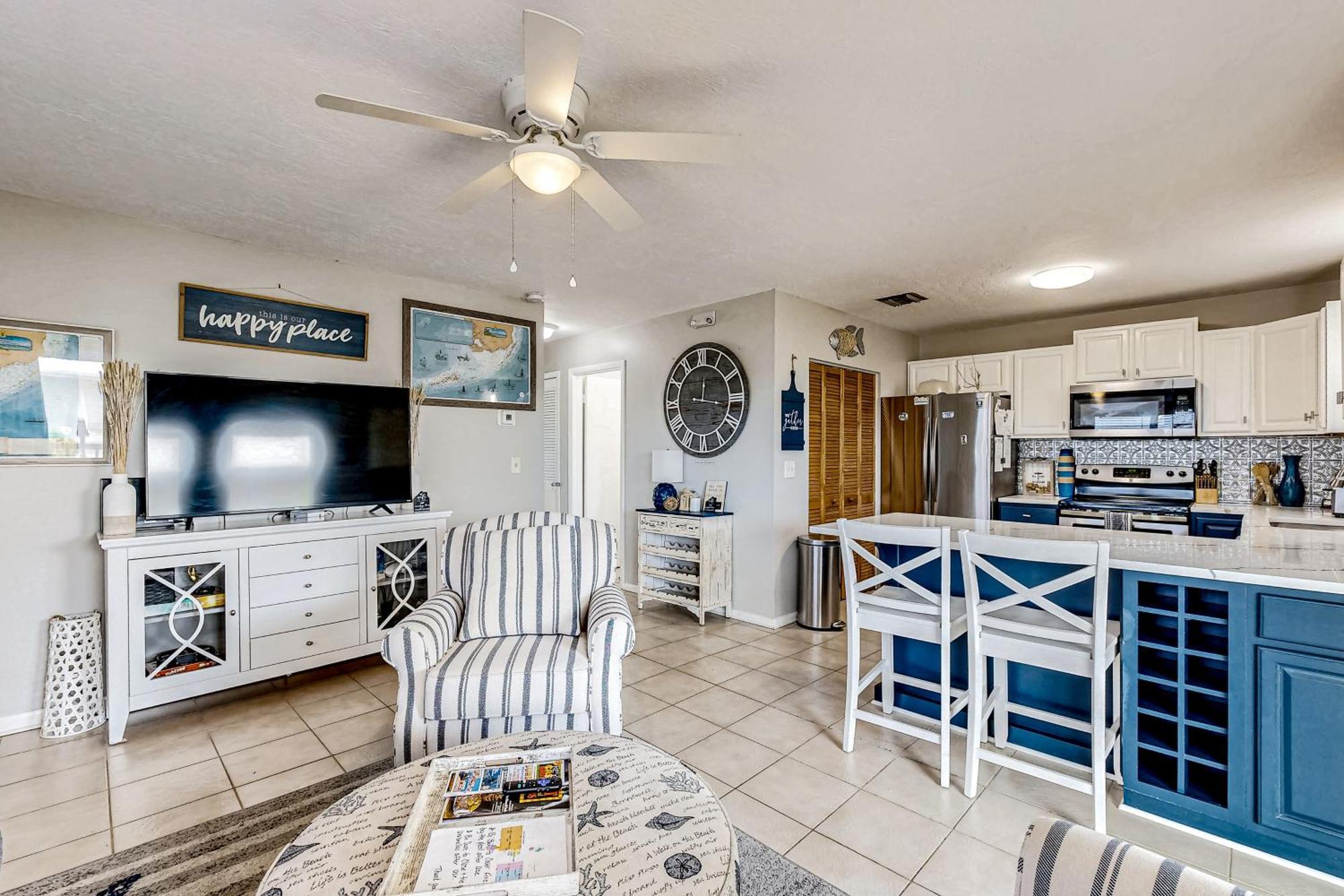 Grey Sailboat Holiday home *