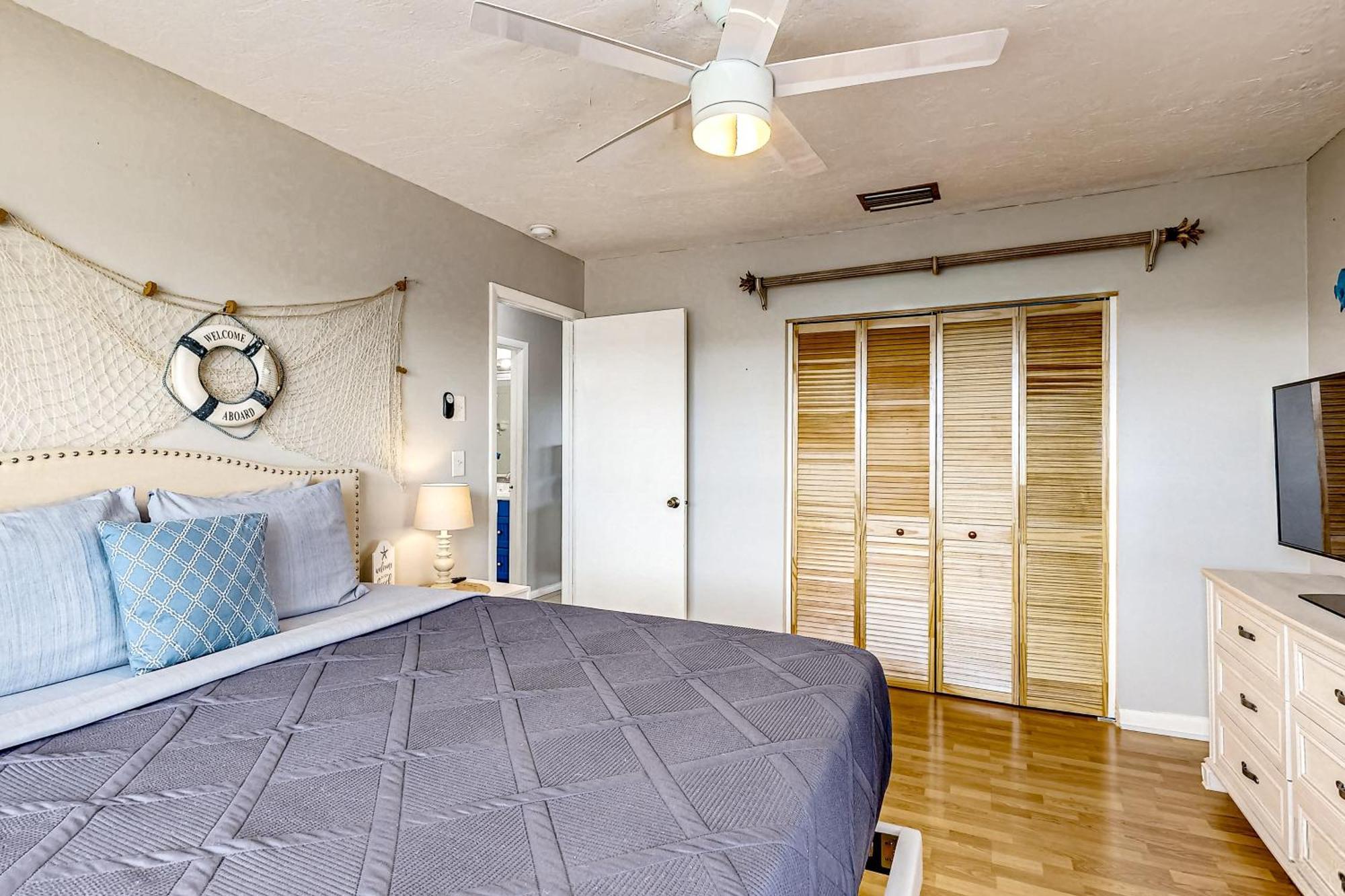 Grey Sailboat Holiday home *