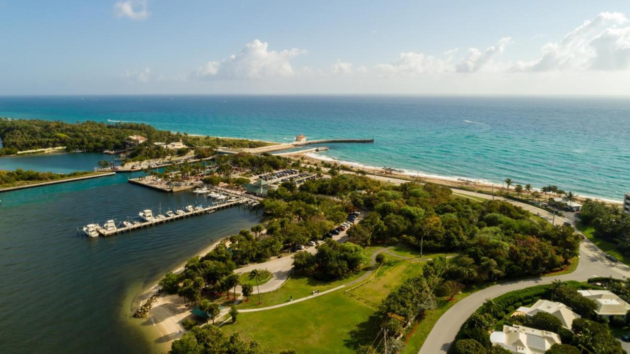 With Rooftop Pool In Boynton Holiday home Boynton Beach