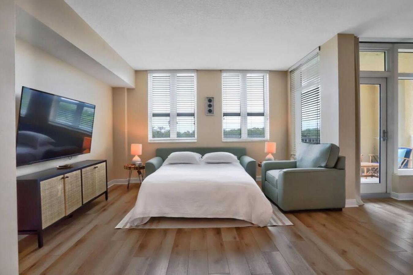 Holiday home With Rooftop Pool In Boynton