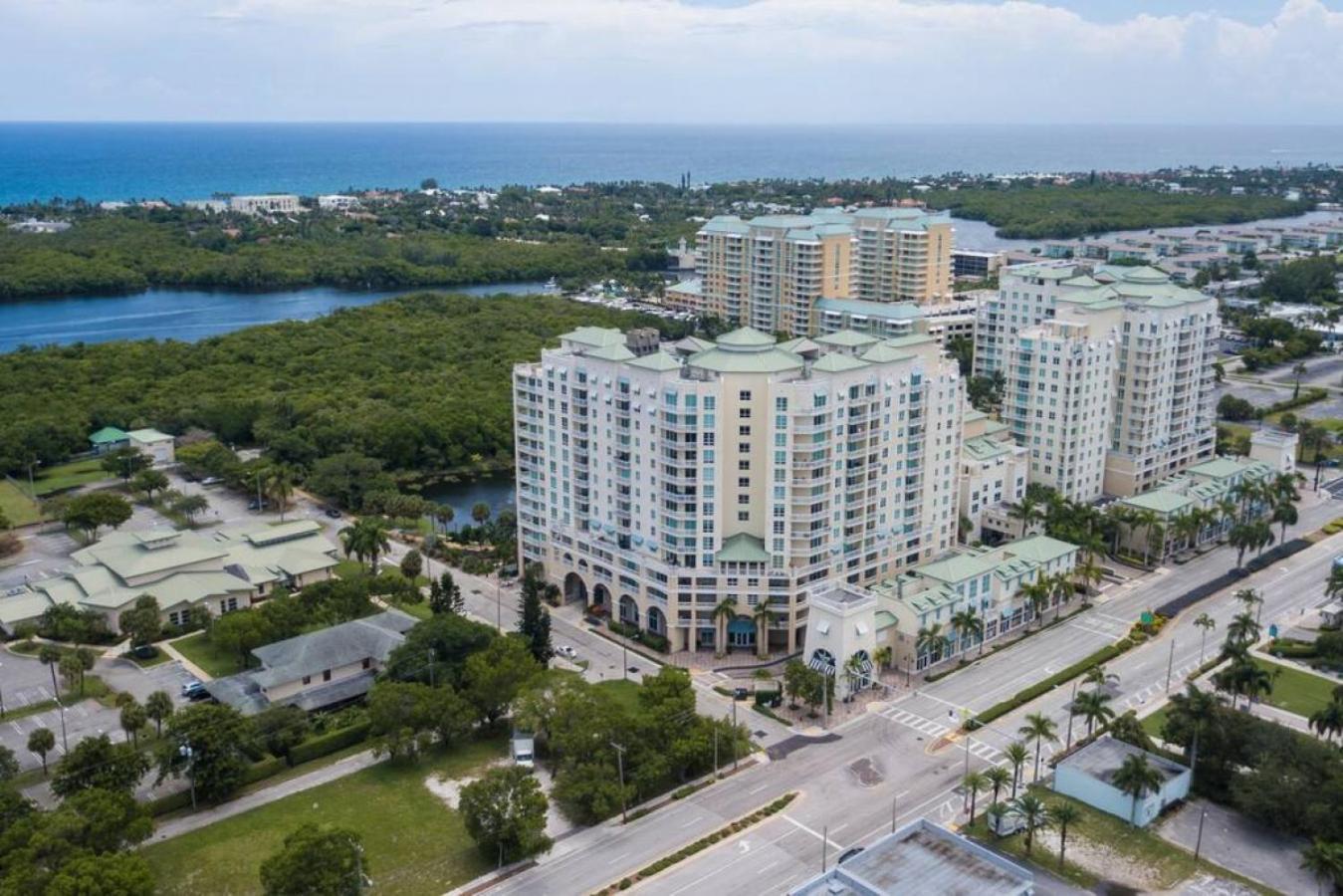 Holiday home With Rooftop Pool In Boynton Boynton Beach