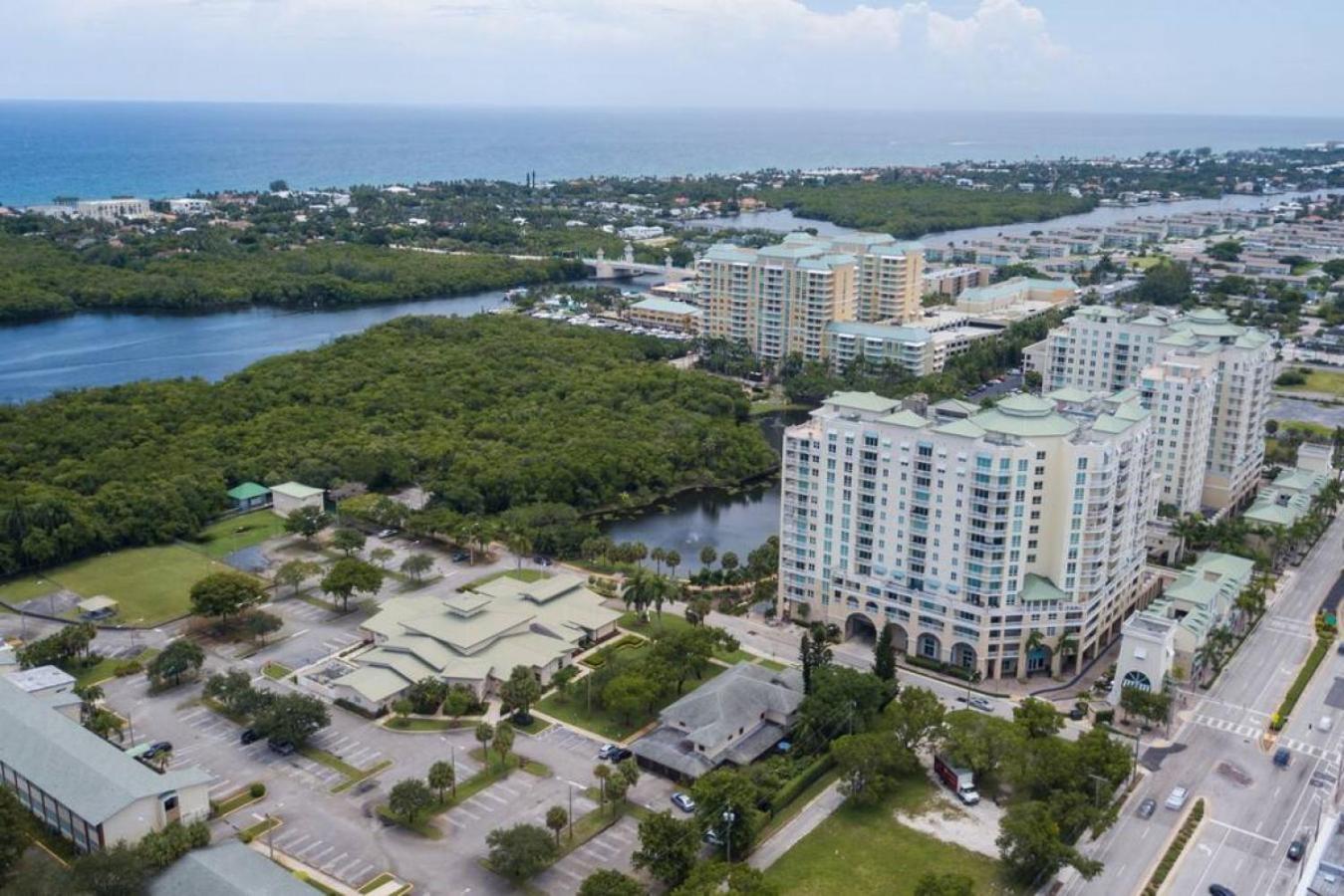 With Rooftop Pool In Boynton
