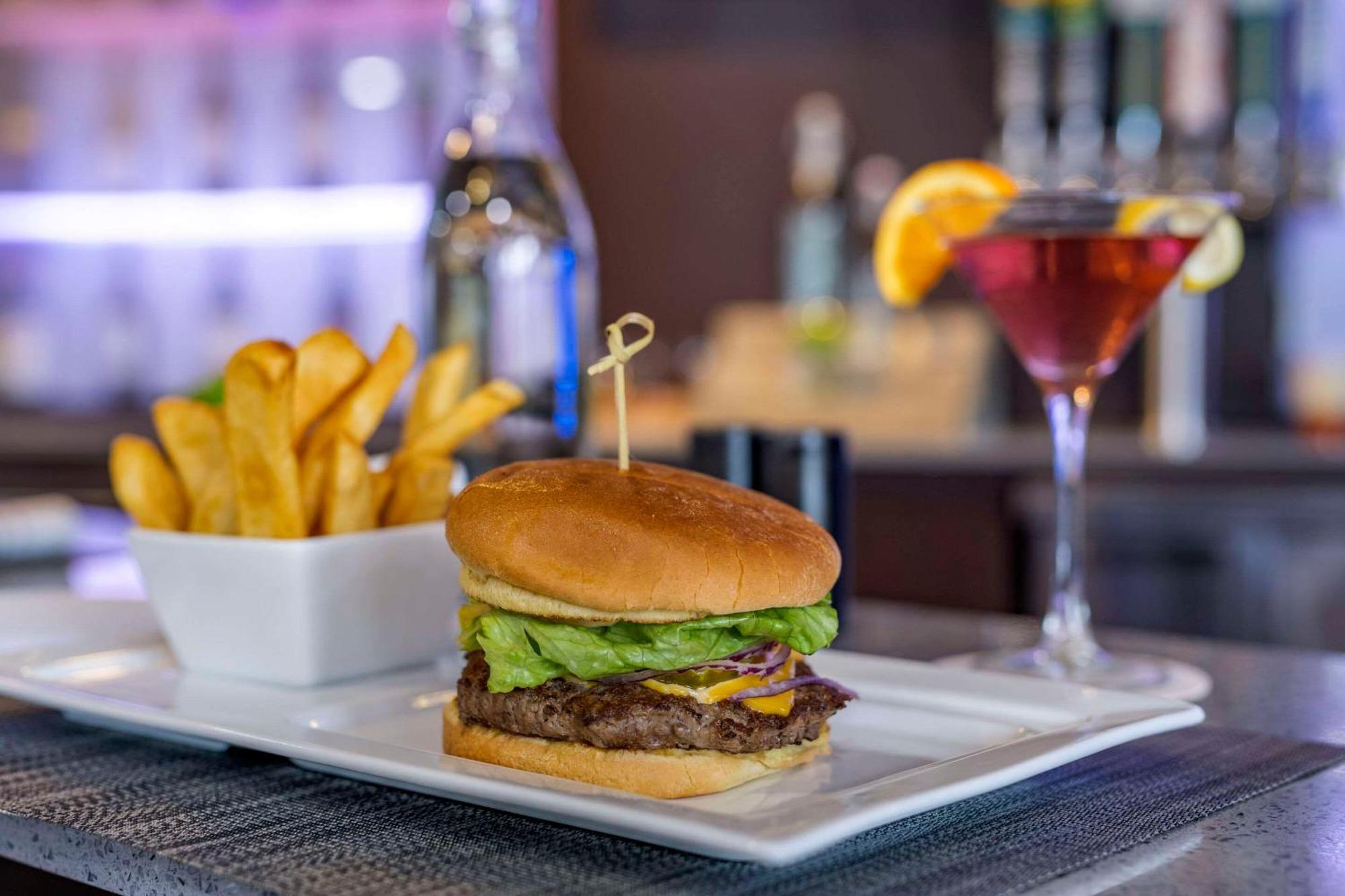 Cambria Ft Lauderdale, Airport South & Cruise Port Hotel 3*