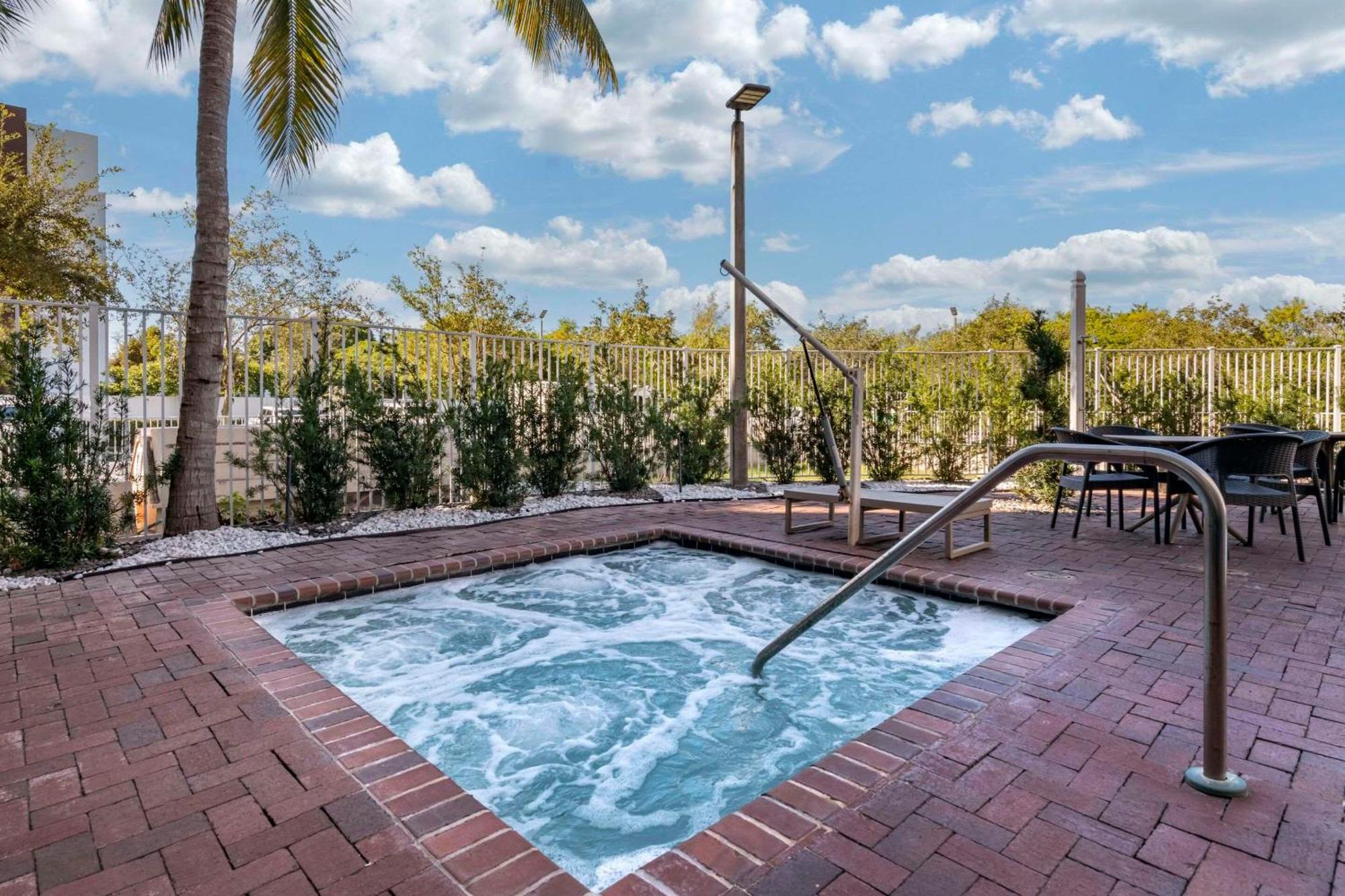 Cambria Ft Lauderdale, Airport South & Cruise Port