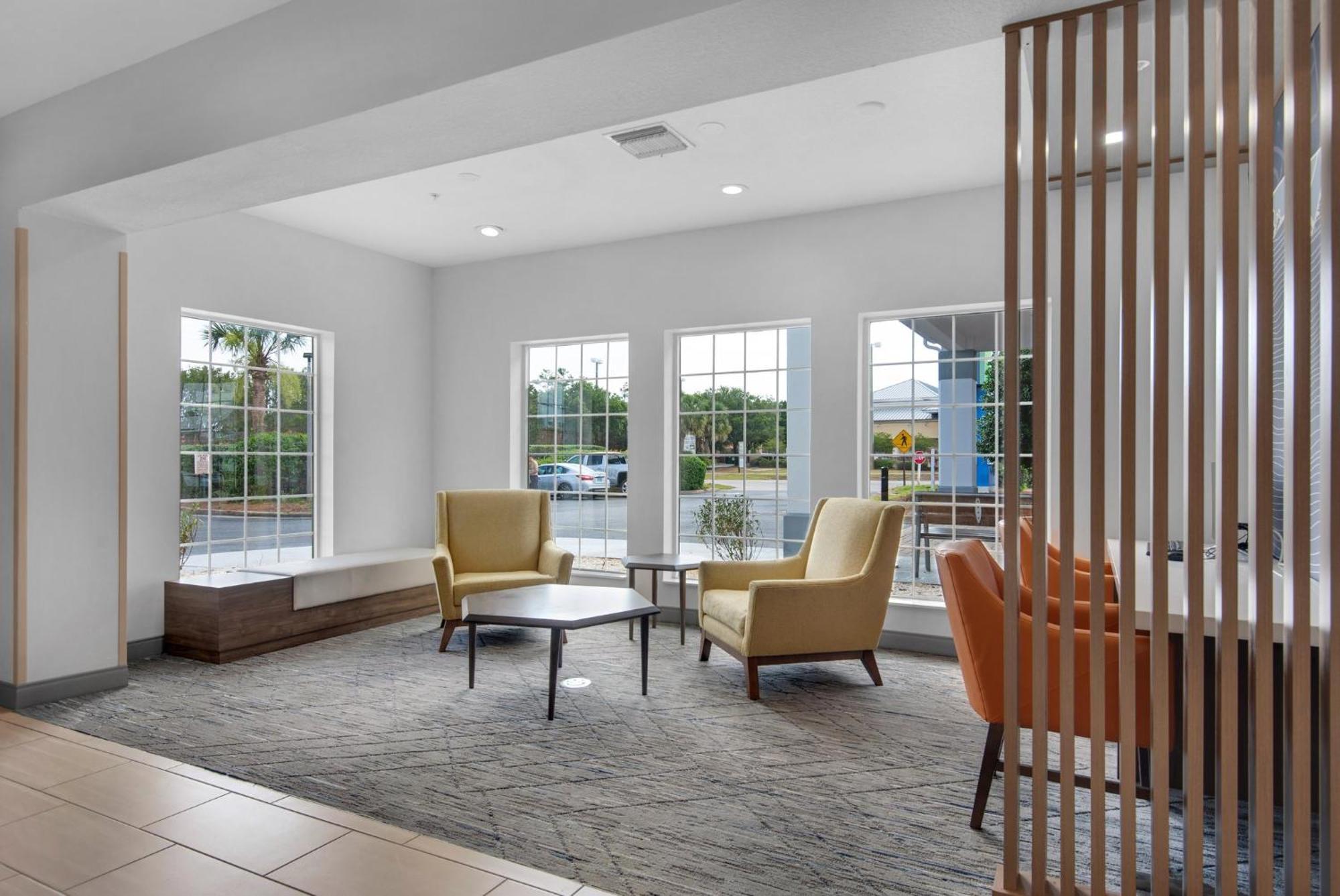 Hotel Express E - Commons Mall Area By Ihg Destin