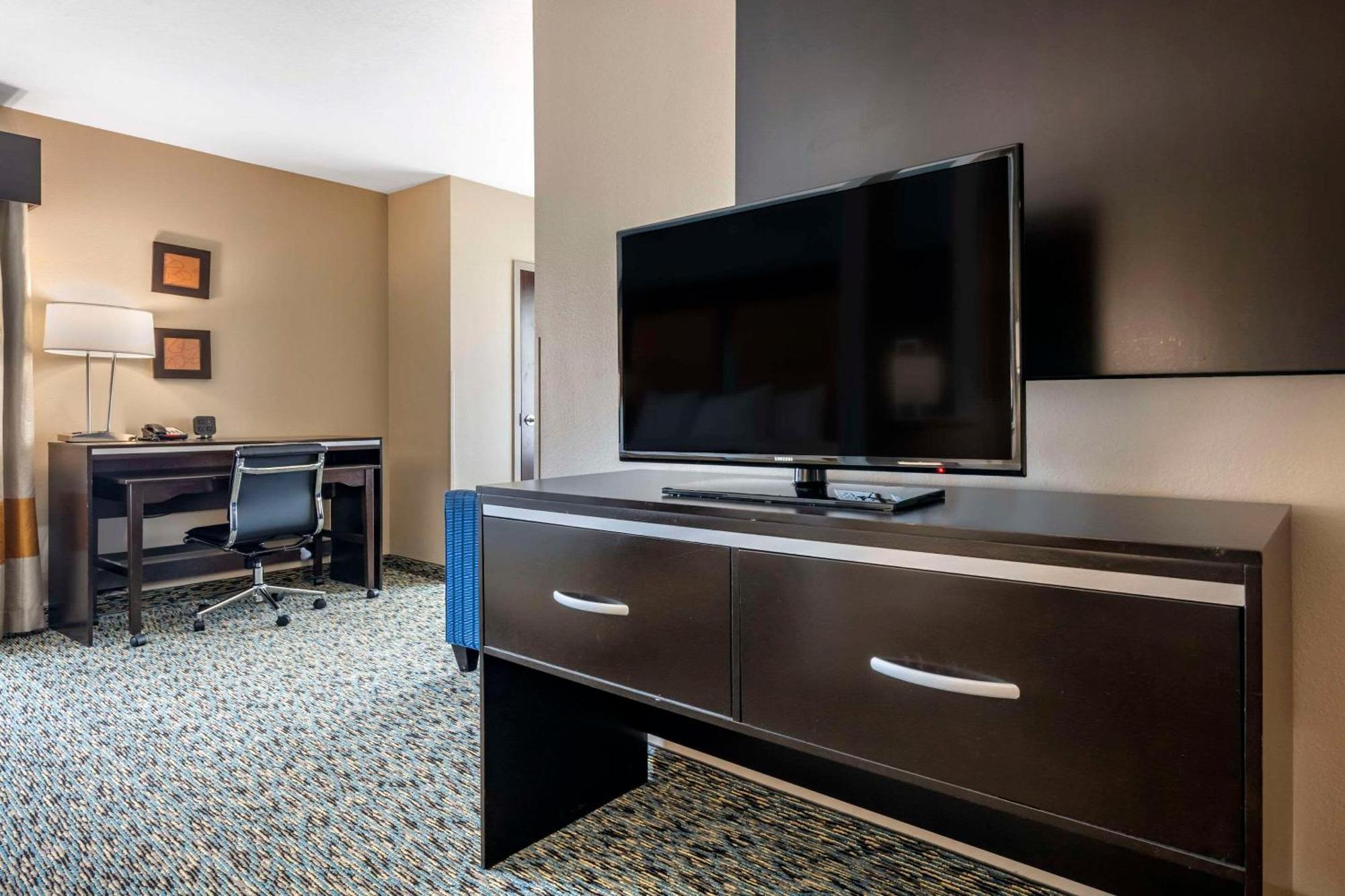 Comfort Lauderdale Airport South & Cruise Port Dania Beach