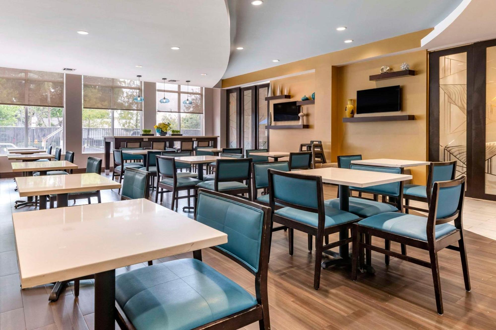 Comfort Lauderdale Airport South & Cruise Port Hotel 3*