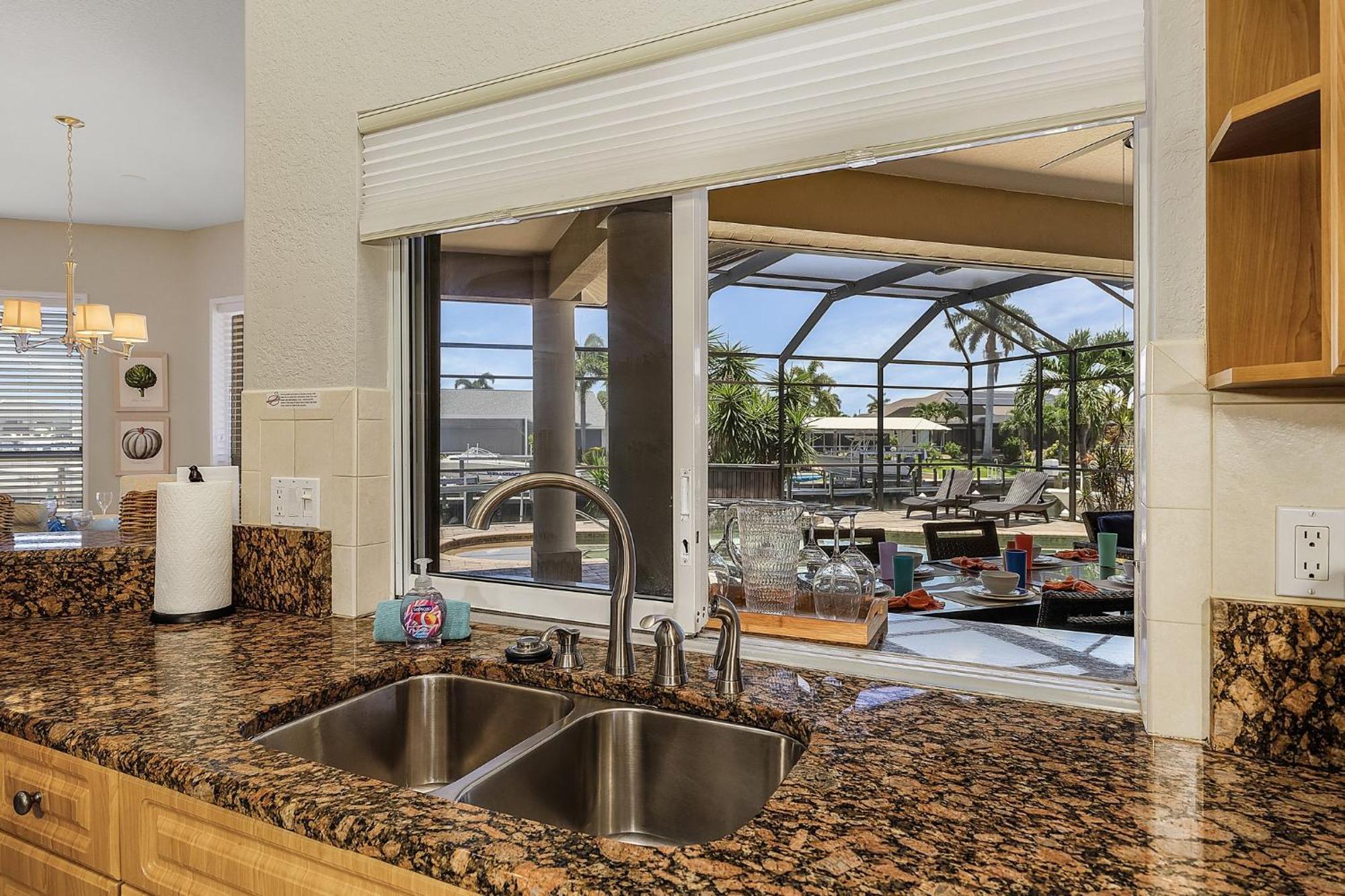 Villa Ocean Drive Sw Cape - Waterfront Private Locally Owned & Managed, Fair & Honest Pricing *