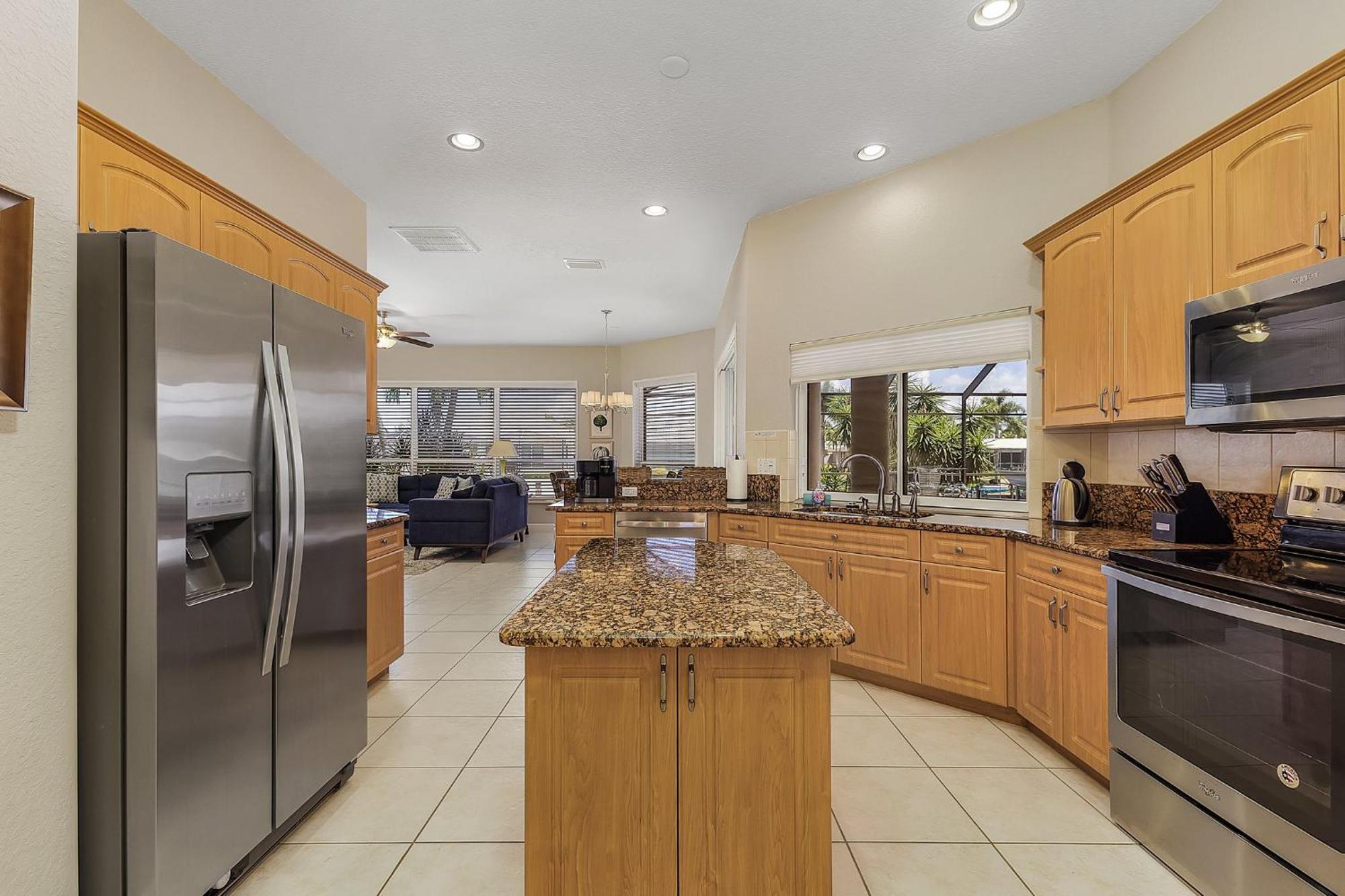 Ocean Drive Sw Cape - Waterfront Private Locally Owned & Managed, Fair & Honest Pricing Villa
