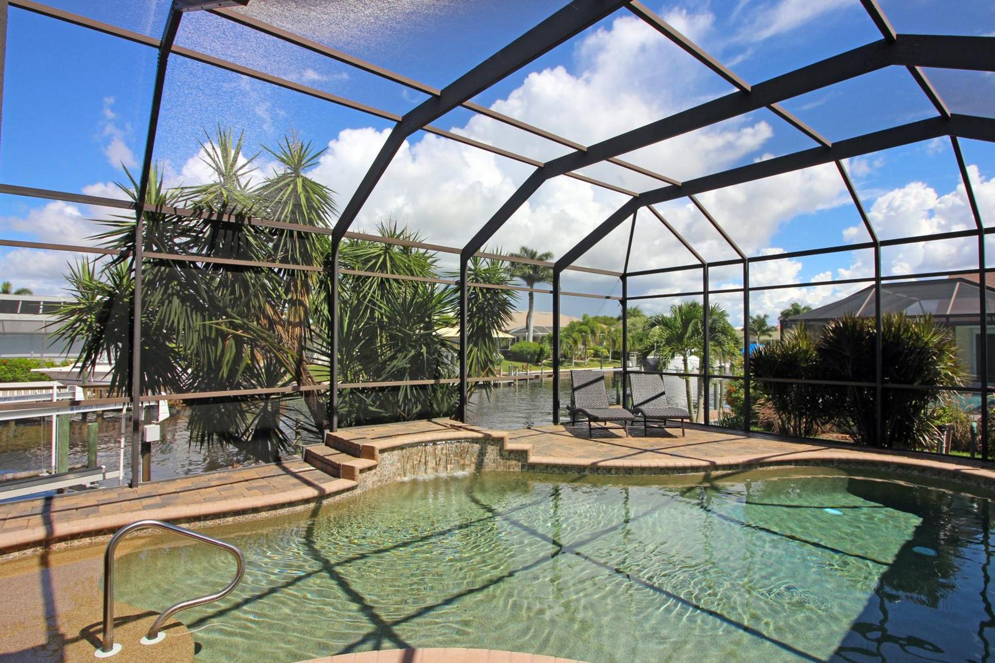 Villa Ocean Drive Sw Cape - Waterfront Private Locally Owned & Managed, Fair & Honest Pricing