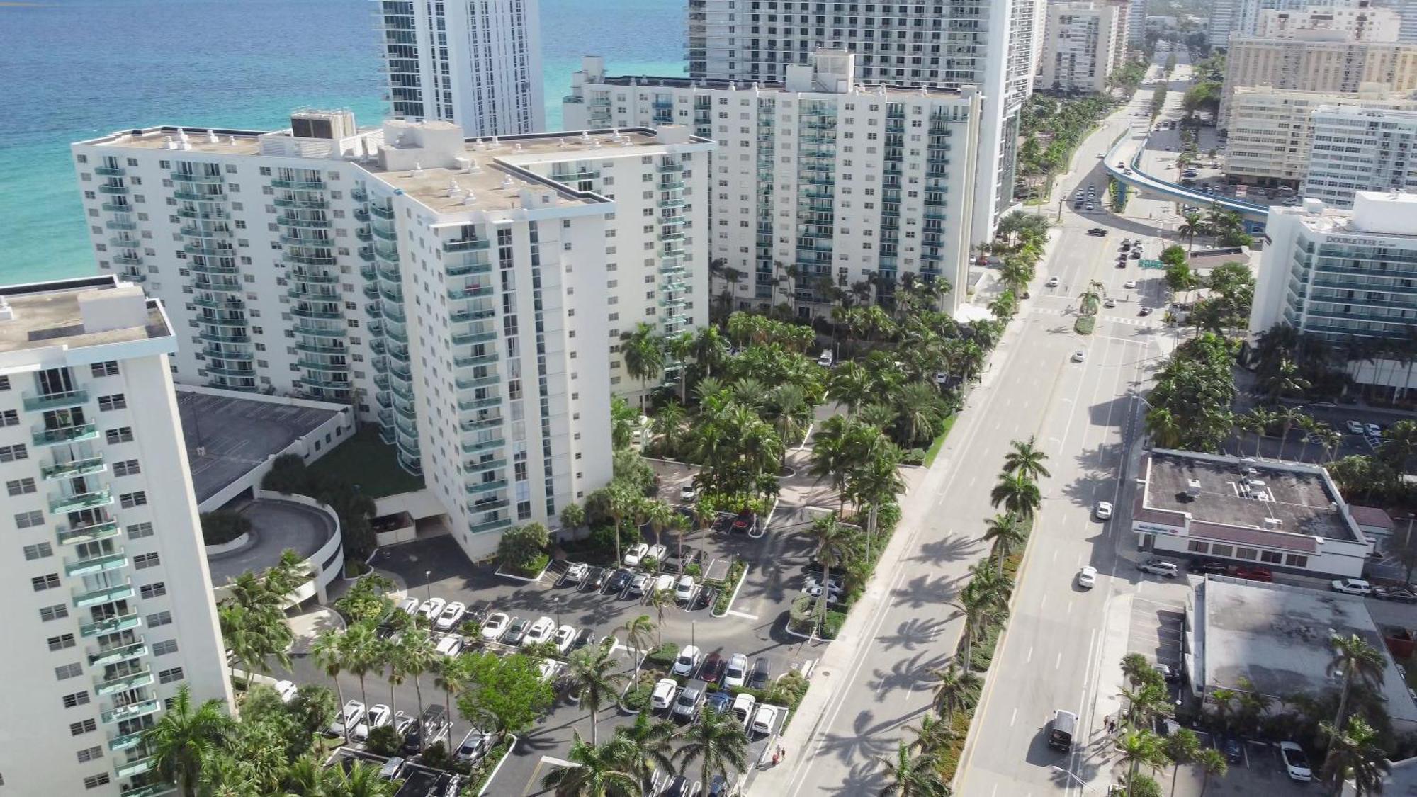The Tides 2 Bedrooms 9th Floor We Are On The Beach!