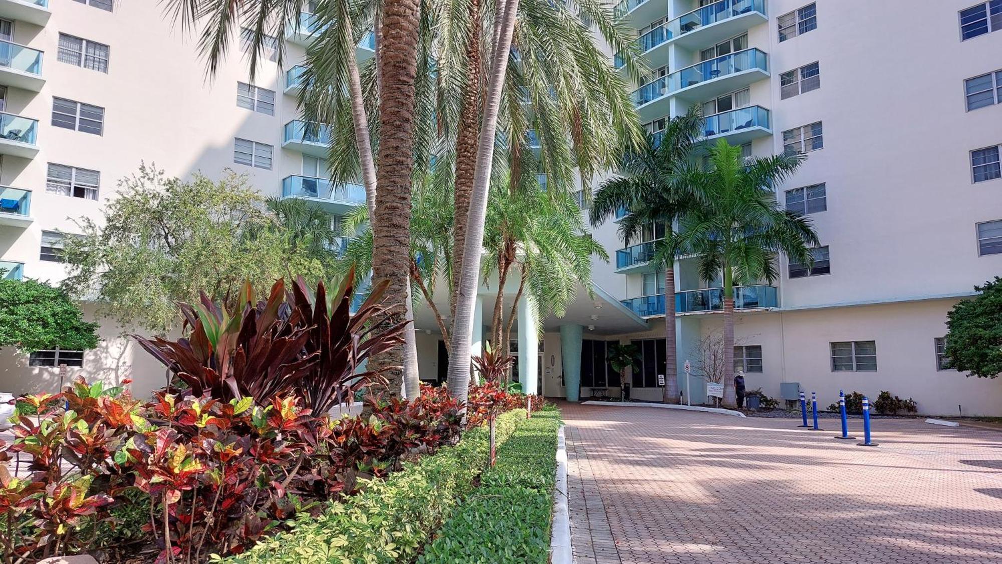 The Tides 2 Bedrooms 9th Floor We Are On The Beach! Apartment *