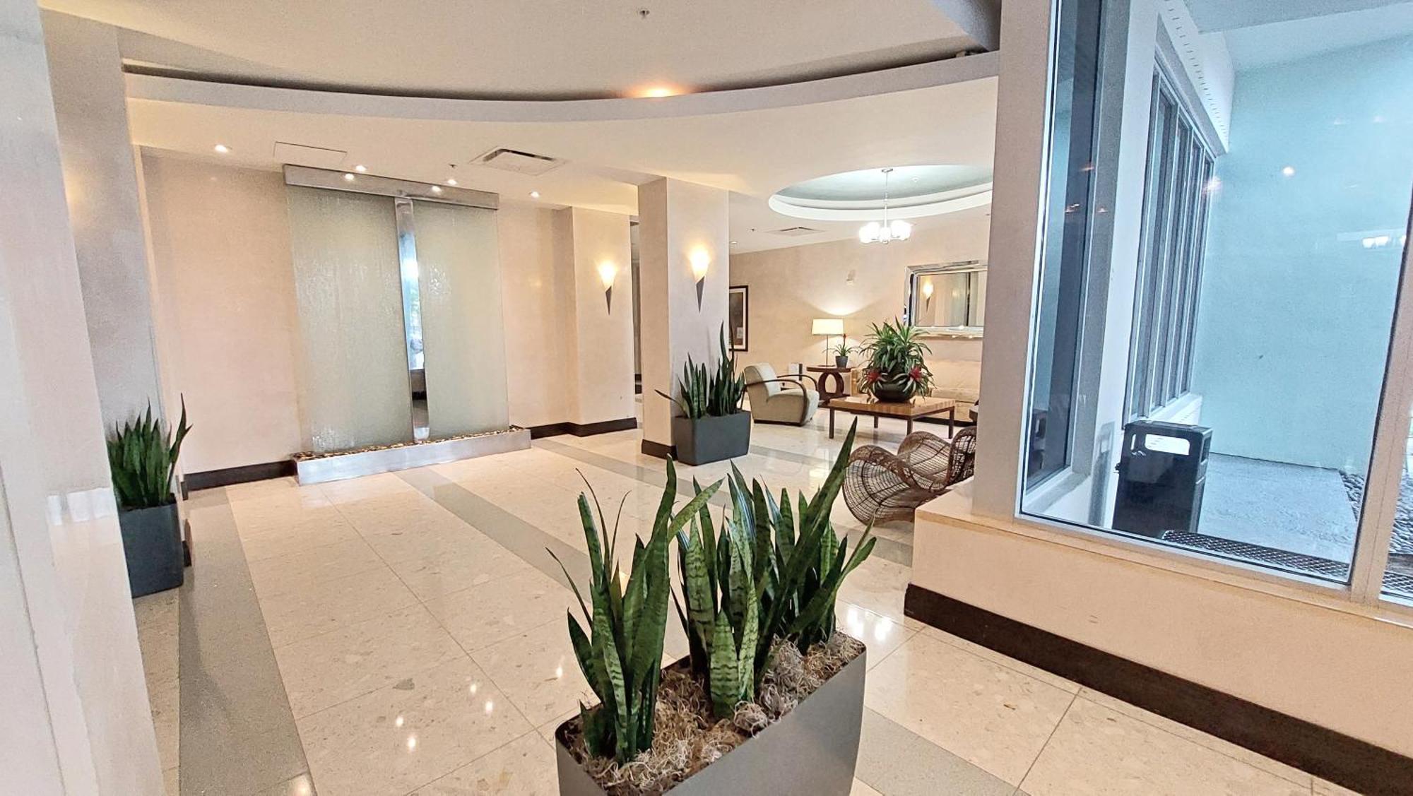 The Tides 2 Bedrooms 9th Floor We Are On The Beach! Hollywood