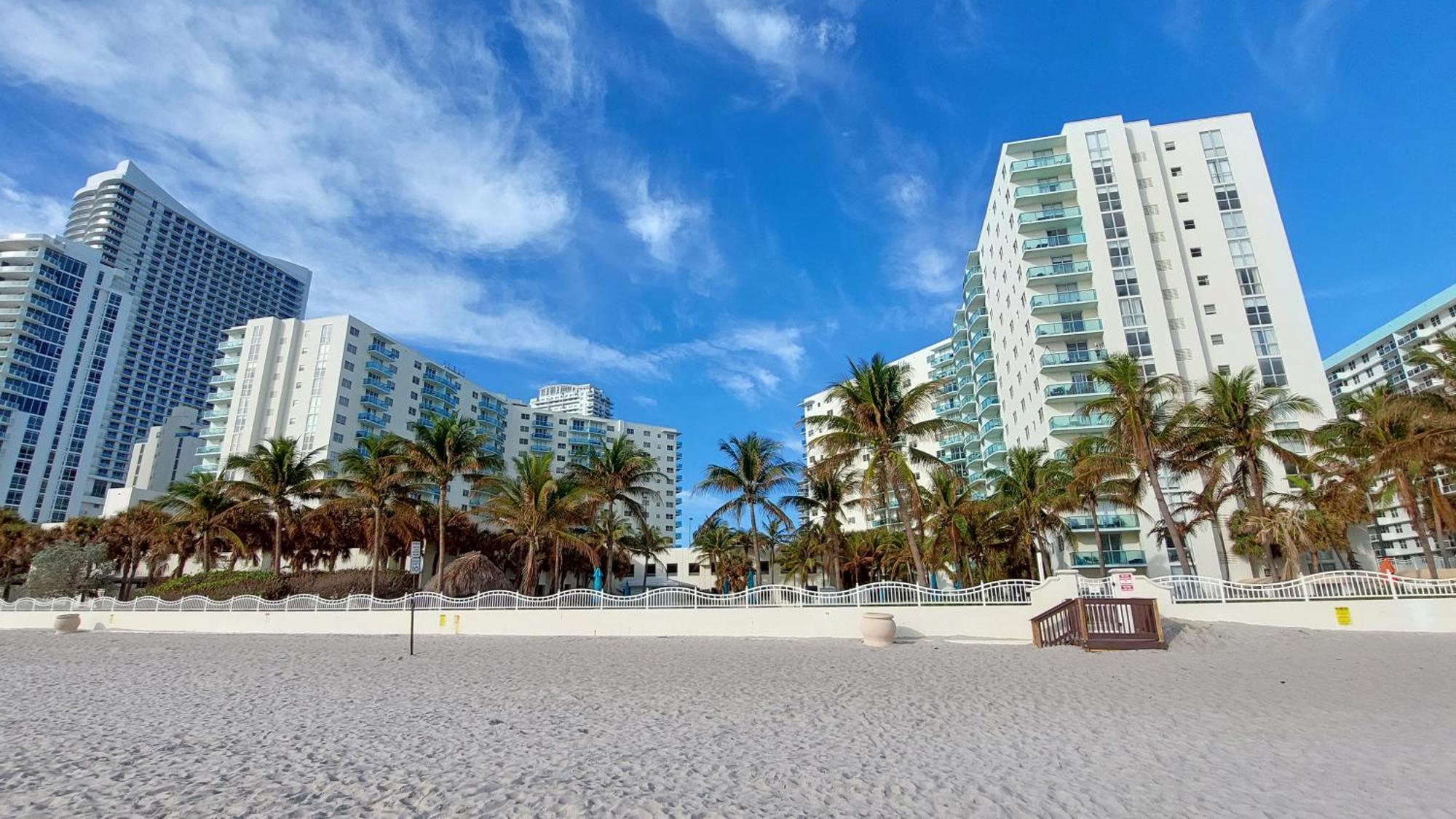 Apartment The Tides 2 Bedrooms 9th Floor We Are On The Beach!