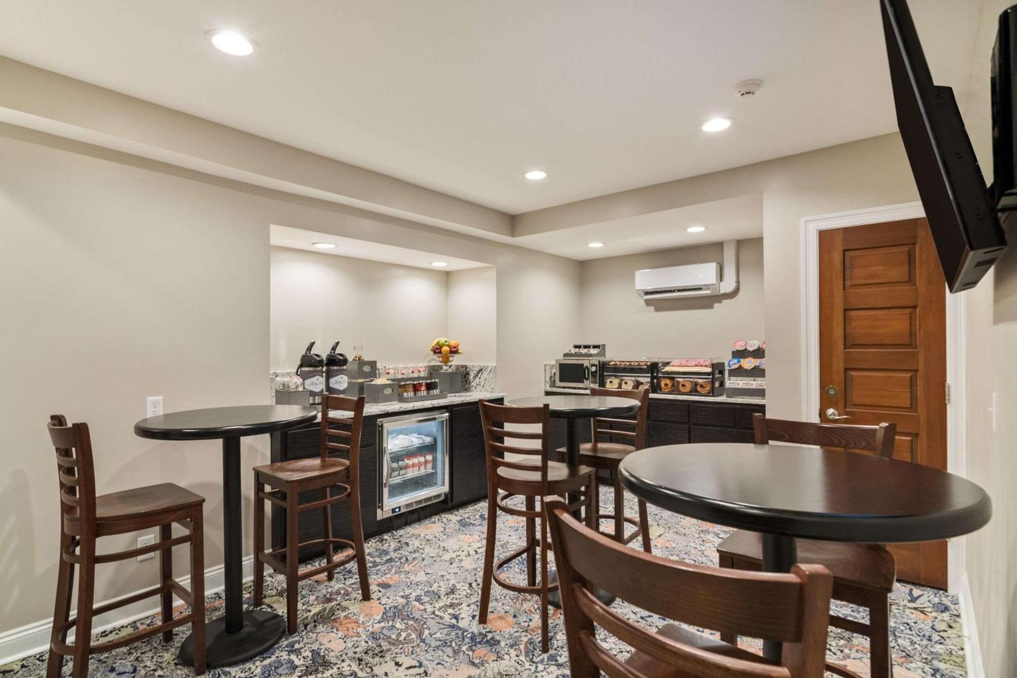 Hotel The Port And Cottages, Ascend Collection 4*