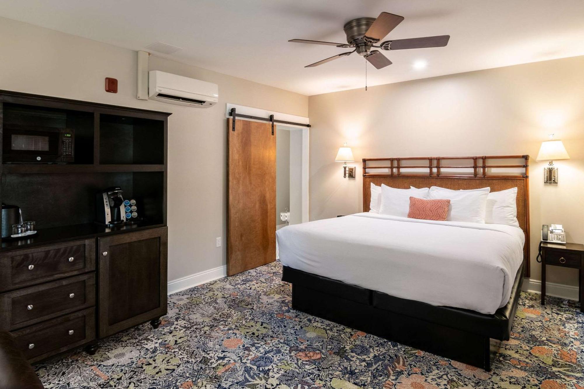 Hotel The Port And Cottages, Ascend Collection