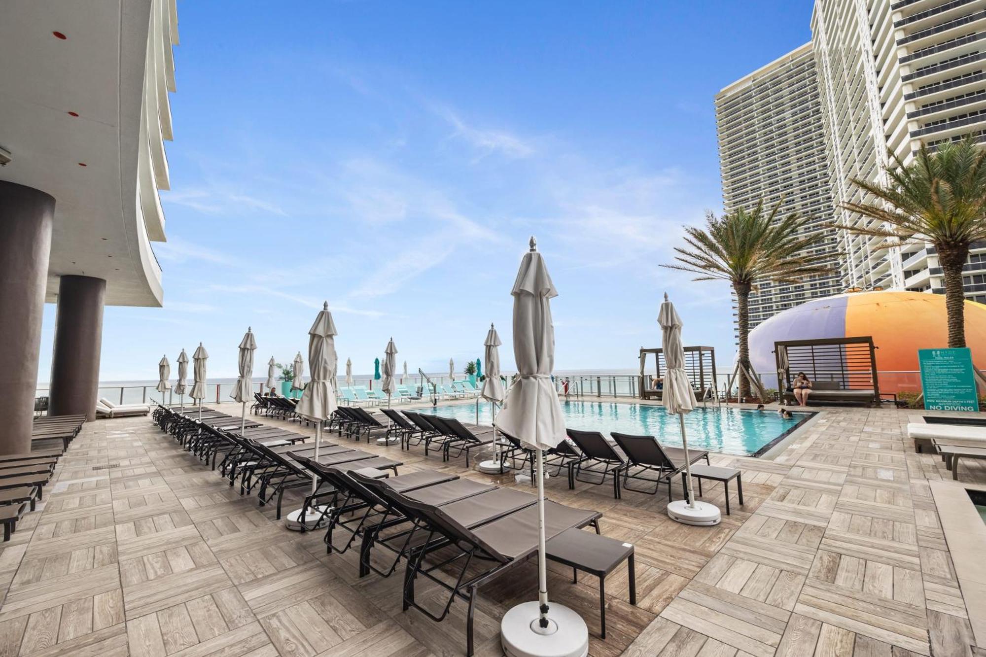 Apartment Lyfe Stunning 2 Bdr Modern On The Ocean *