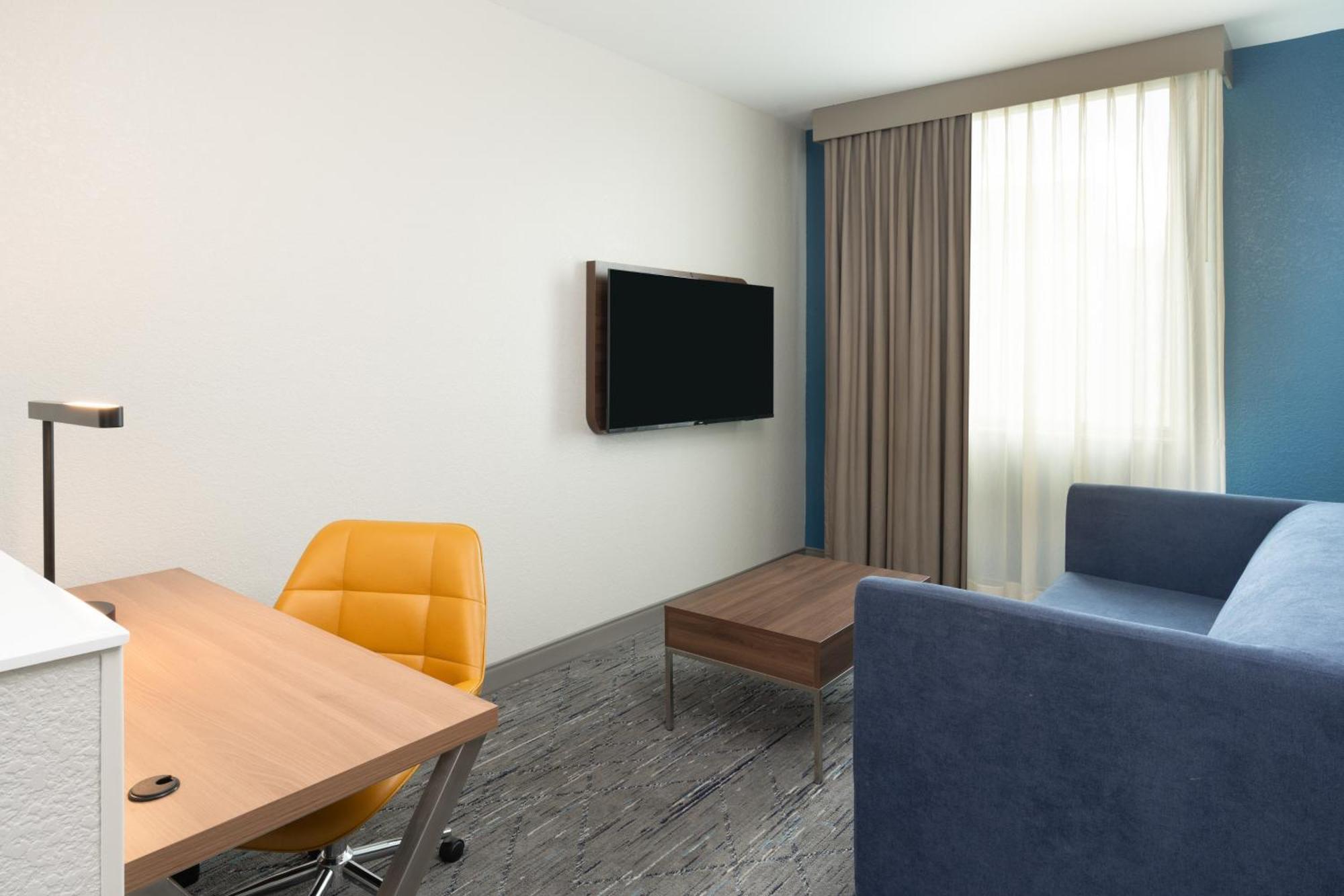 Express Miami Airport-blue Lagoon Area By Ihg 4*