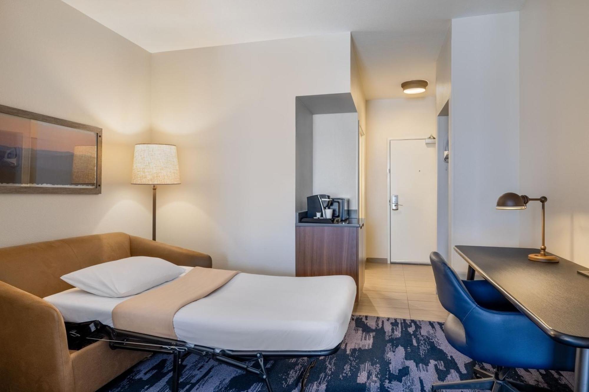 Hotel Fairfield & By Marriott Walton Hurlburt Area 2*