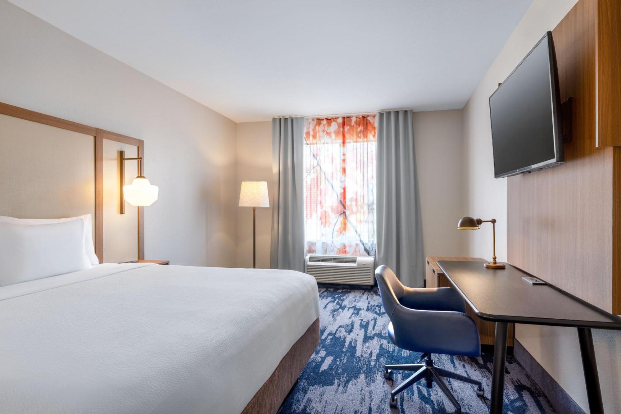 Fairfield & By Marriott Walton Hurlburt Area 2*