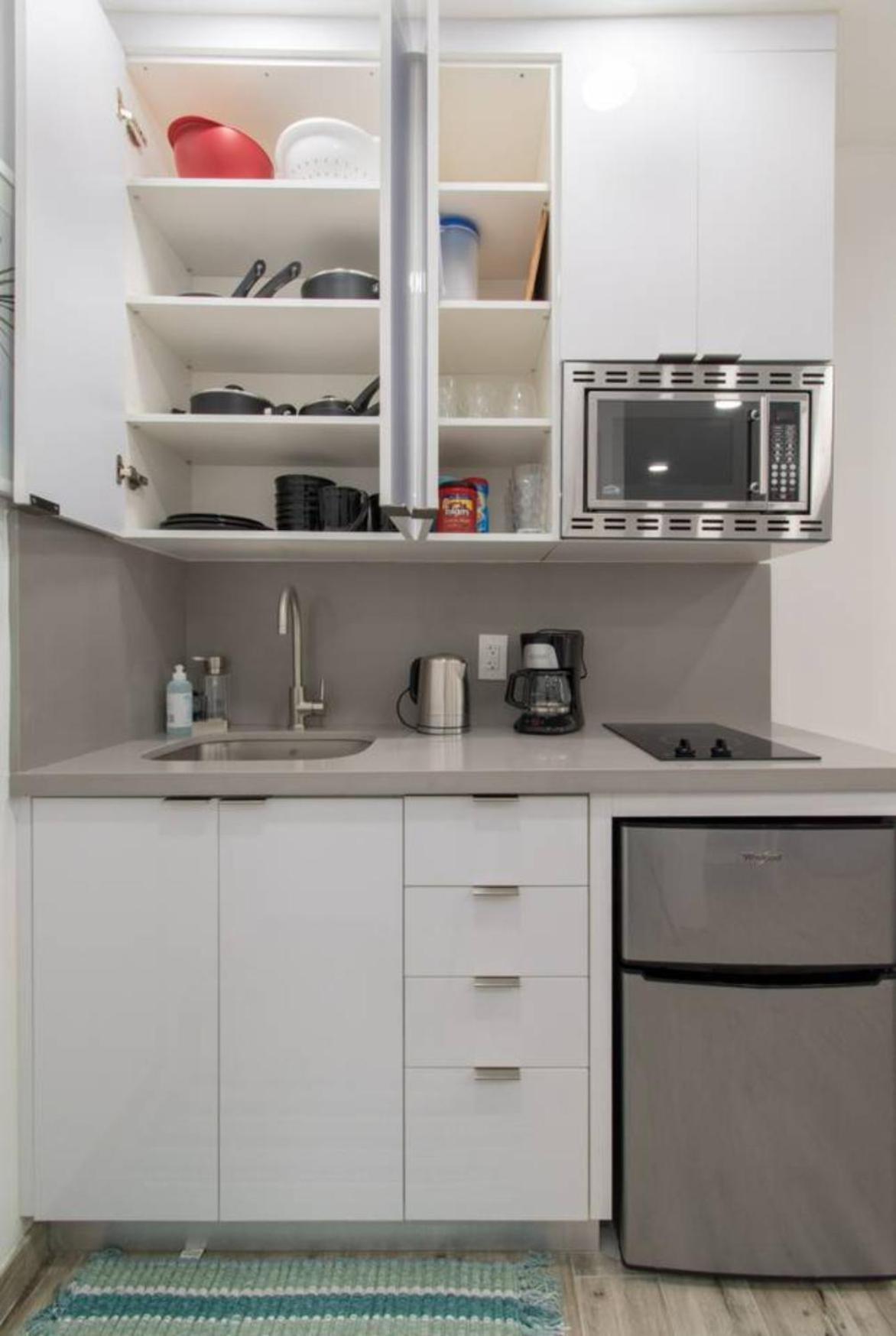 Chic 1 Bedroom W Parking Space & Walk To The #6