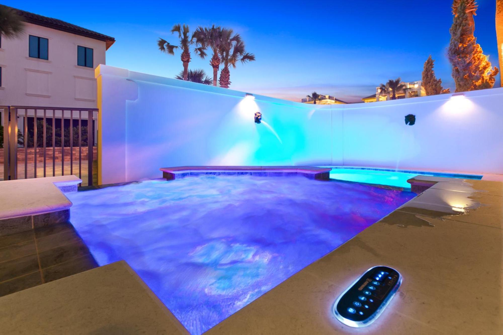Holiday home Queen Of Crystal Shores Luxury Beachfront Retreat Destin