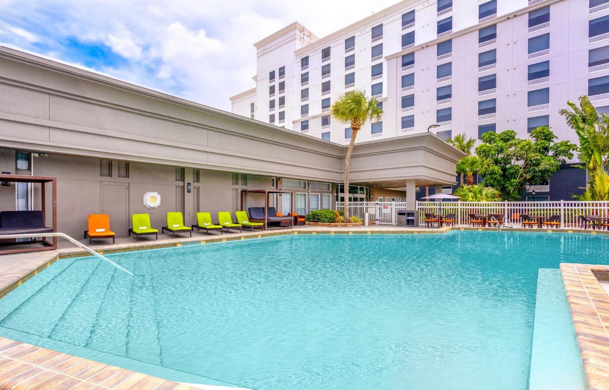 Resort & Across From Universal By Ihg