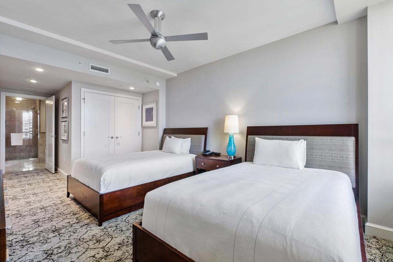 Palm Singer Island & Luxury Resort
