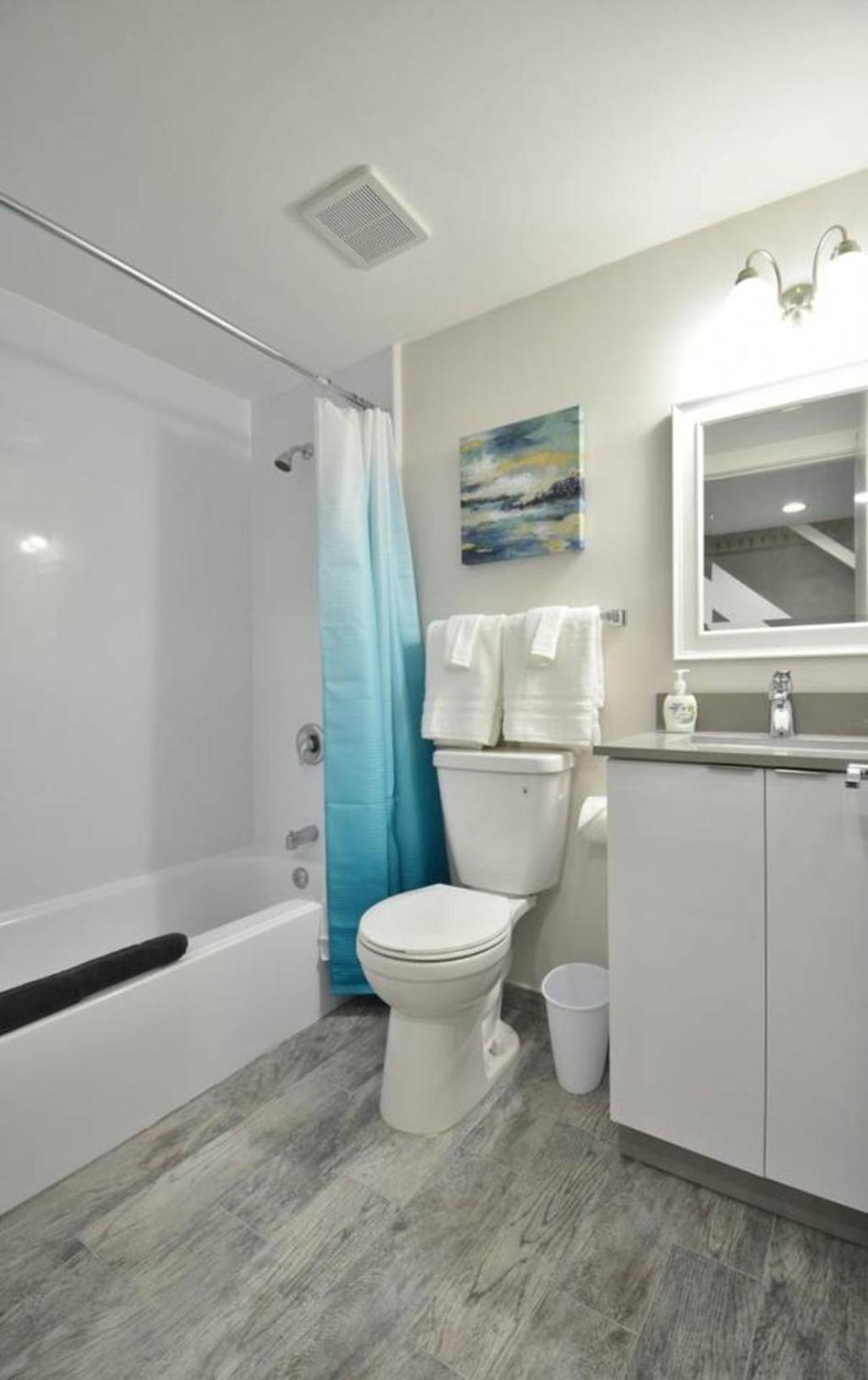 Trendy Loft Unit # 4 * Hollywood