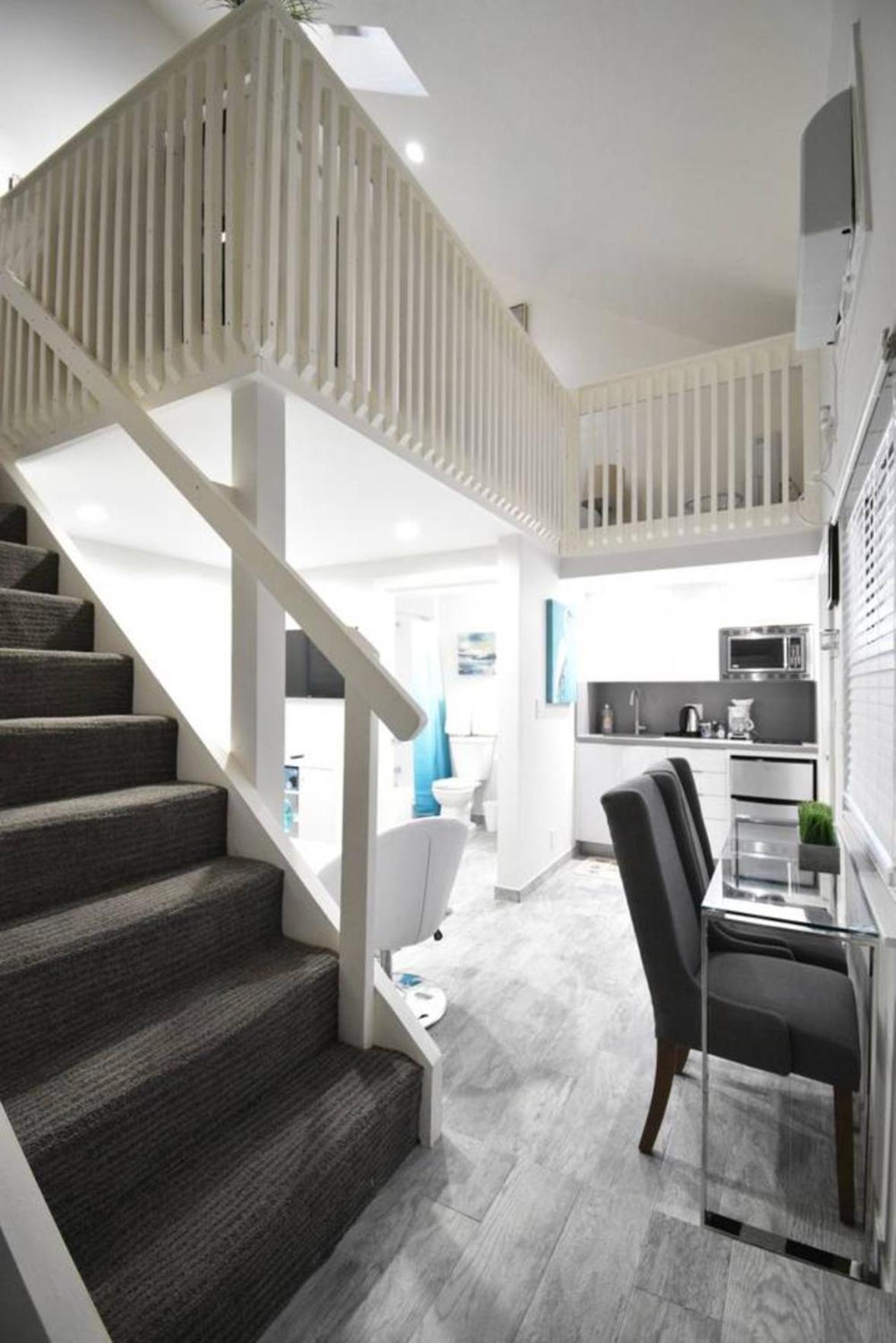 Trendy Loft Unit # 4 Apartment *