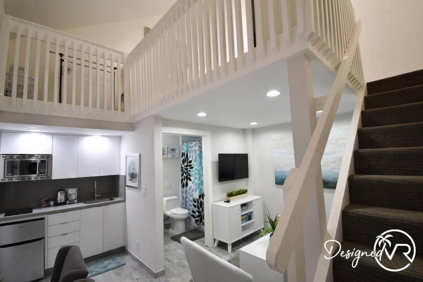 Oceanside Boutique Loft Cozy Unit # 7 Hollywood