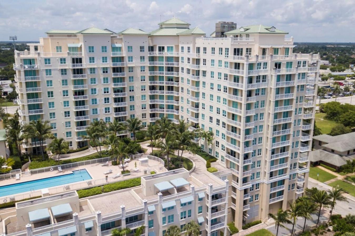 1br Rooftop Pool-10 Min Walk To Holiday home *