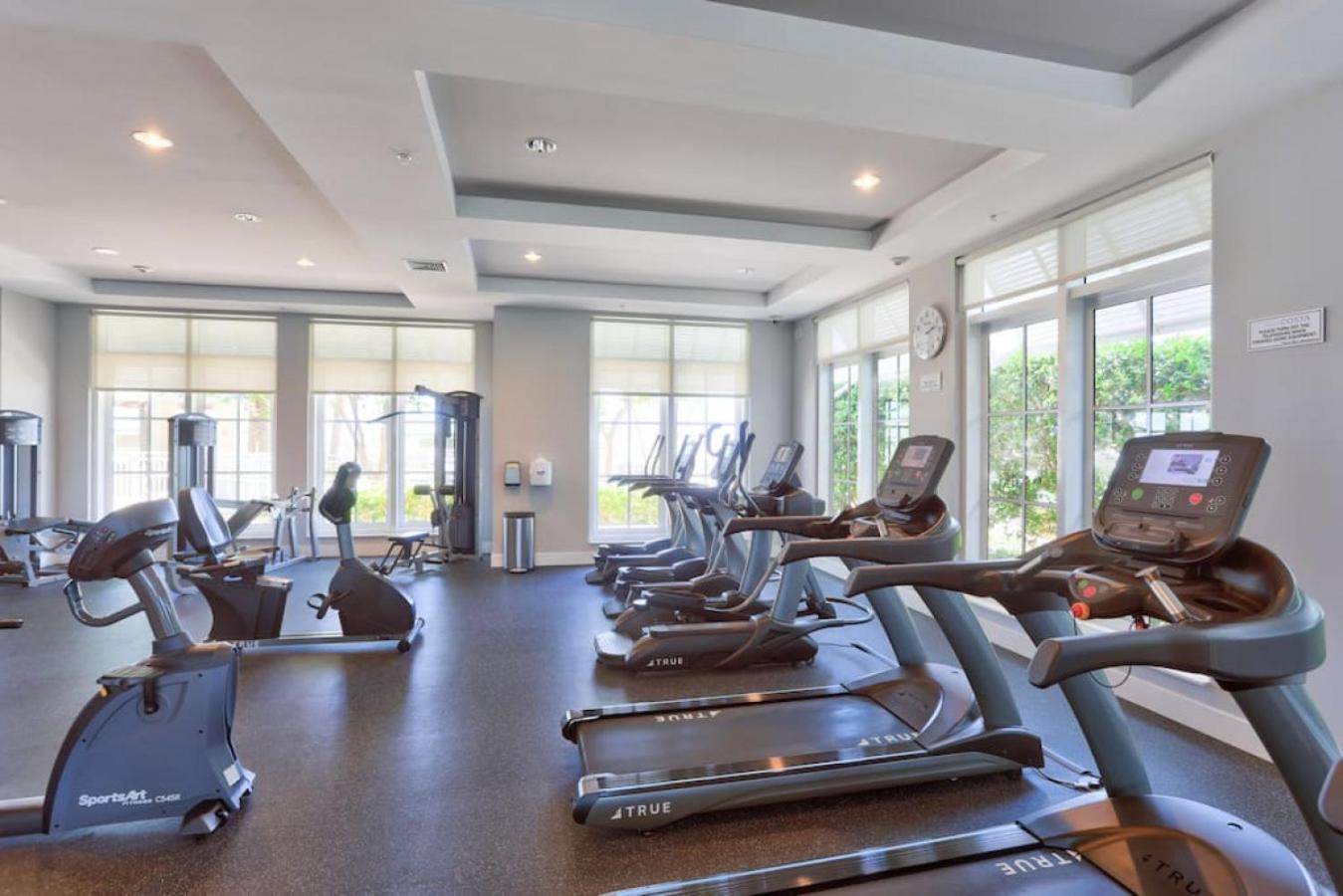 Holiday home 1br Rooftop Pool-10 Min Walk To Boynton Beach
