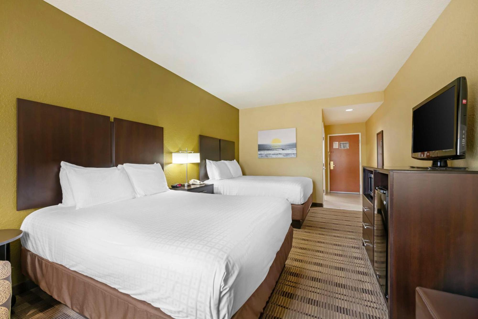 Western Edgewater 3*
