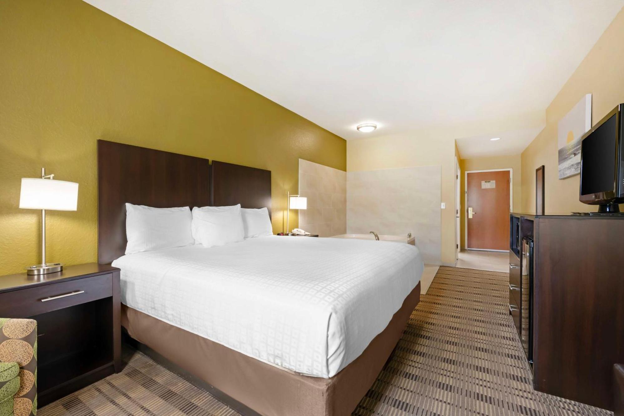 Western Edgewater Hotel 3*