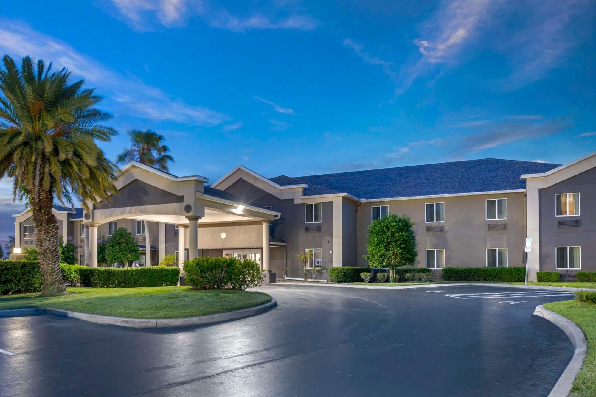 Western Edgewater 3*