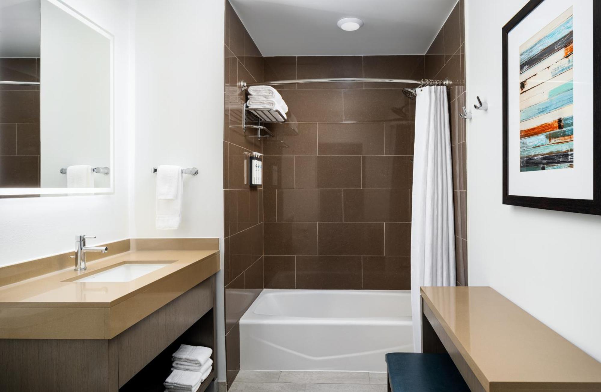 Hyatt House 5th Avenue 3*