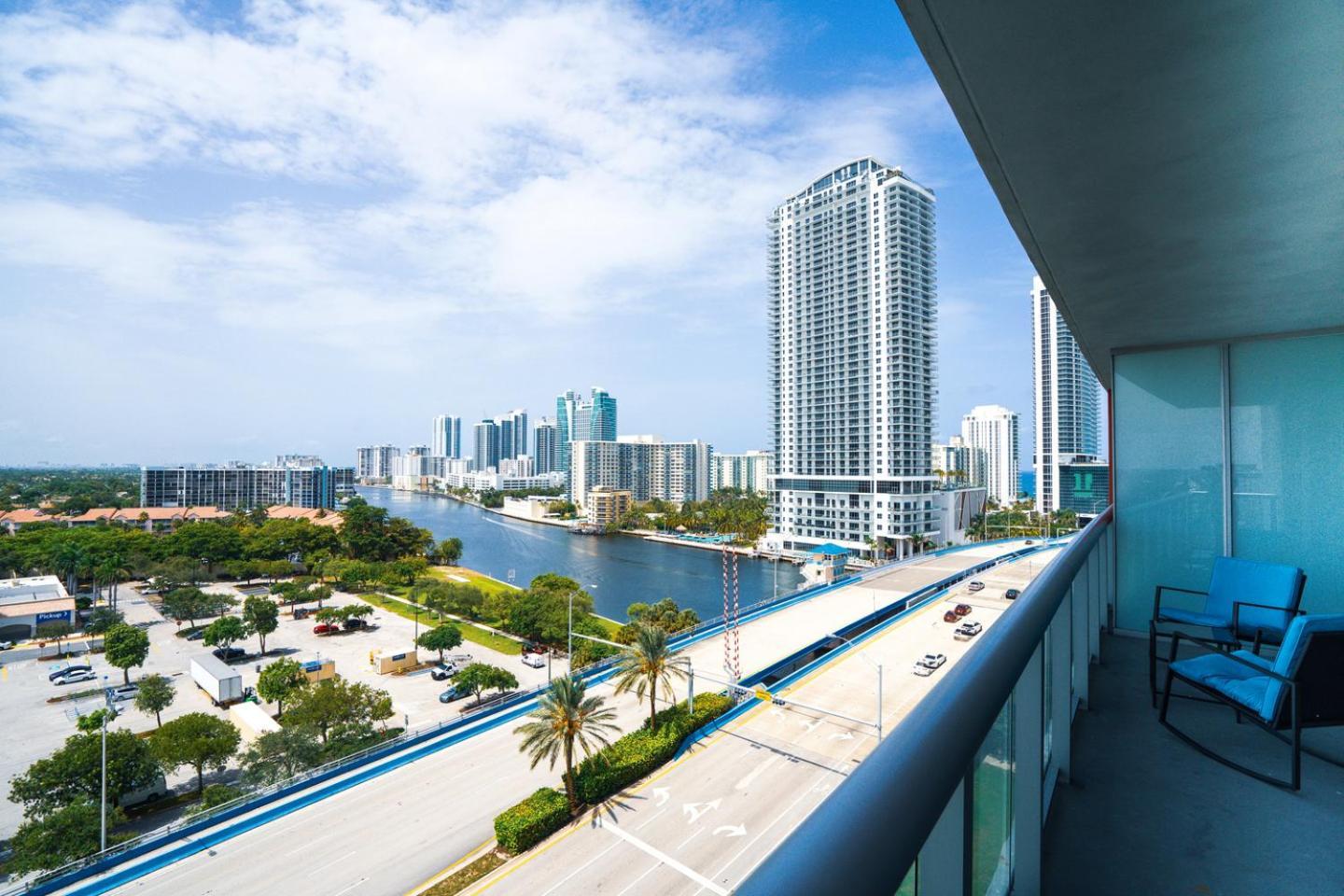 Apartment Walk Hallandale Beach