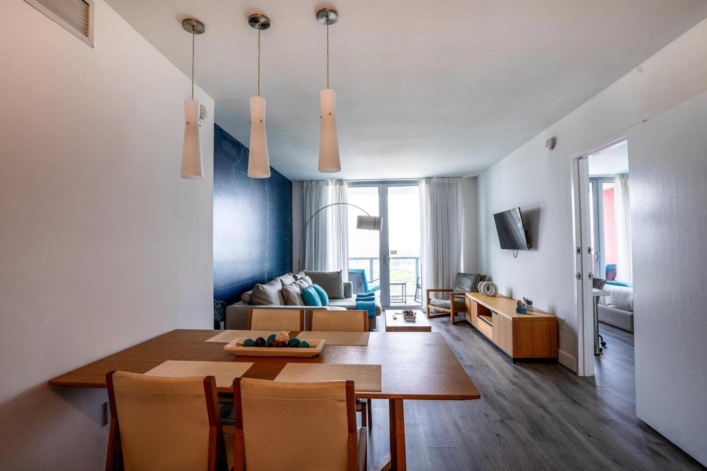 Walk Apartment Hallandale Beach