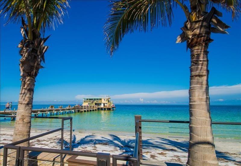 Resort The Rod And Reel 5 *