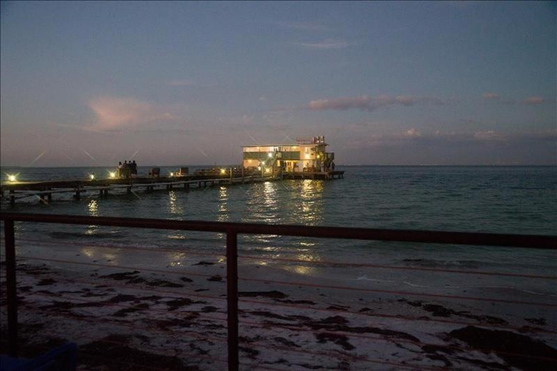 Resort The Rod And Reel 5 *