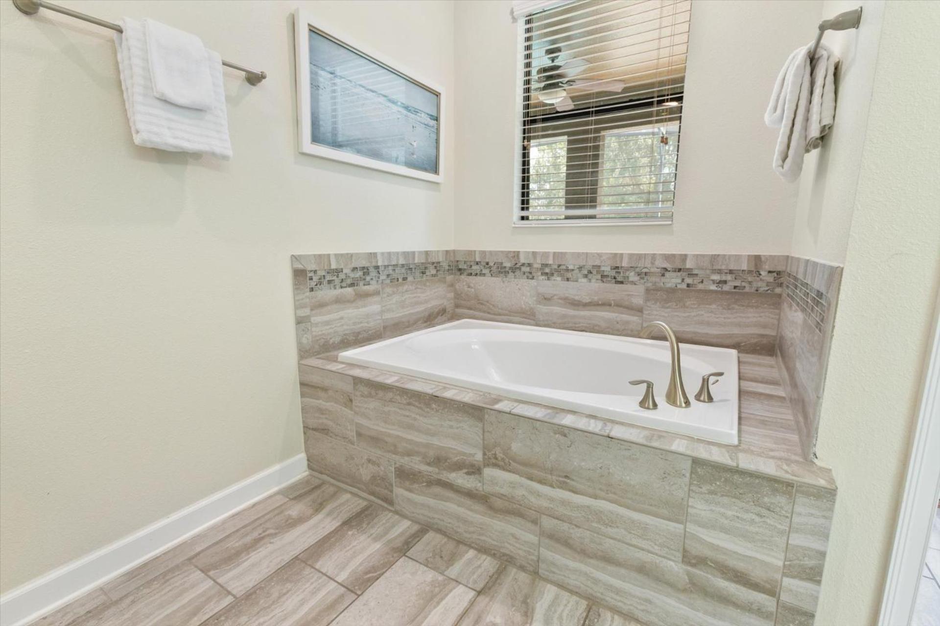 1411 Rolling Fairway Dr. * Davenport