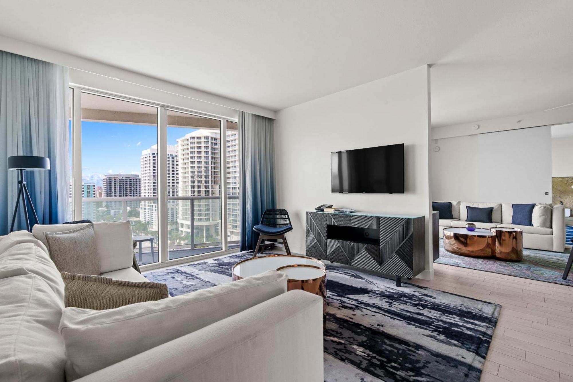 Luxury 2br Lauderdale W With Double Living Room, Ocean & Intercoastal Views, Brand New Sofas! Fort Lauderdale