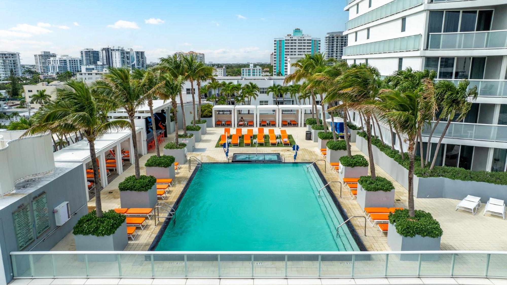 Apartment Luxury 2br Lauderdale W With Double Living Room, Ocean & Intercoastal Views, Brand New Sofas!