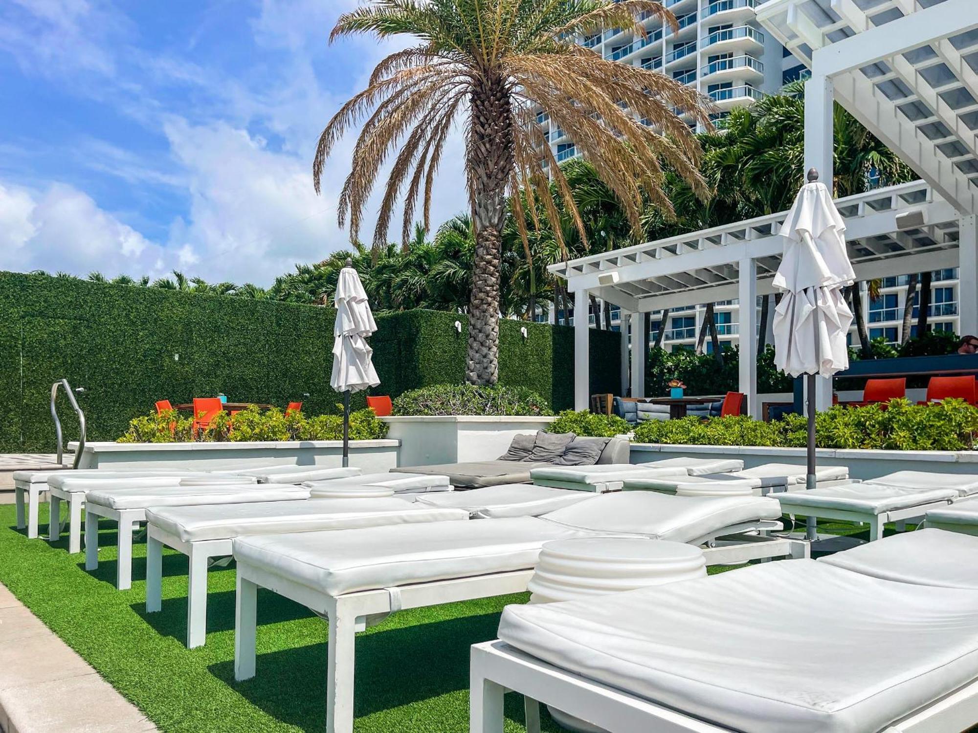 Luxury 2br Lauderdale W With Double Living Room, Ocean & Intercoastal Views, Brand New Sofas!