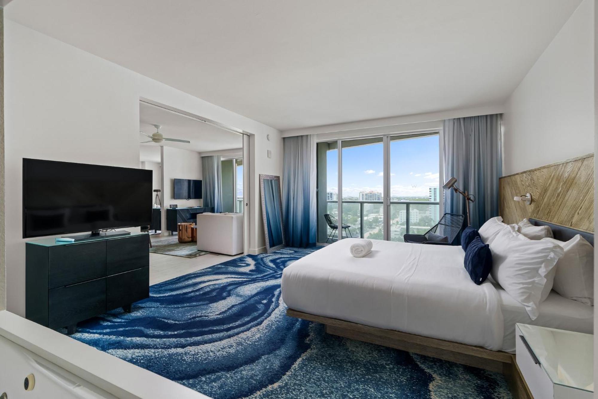 Luxury 2br Lauderdale W With Double Living Room, Ocean & Intercoastal Views, Brand New Sofas! Apartment