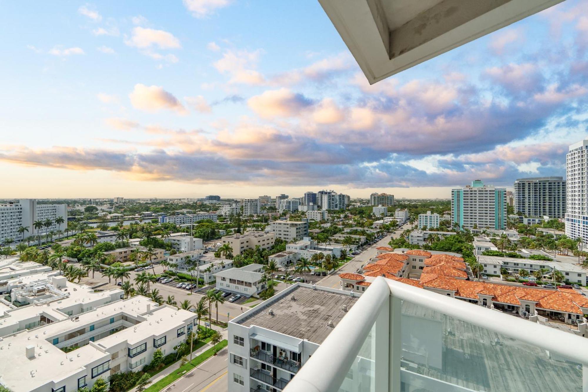 Apartment Luxury 2br Lauderdale W With Double Living Room, Ocean & Intercoastal Views, Brand New Sofas!