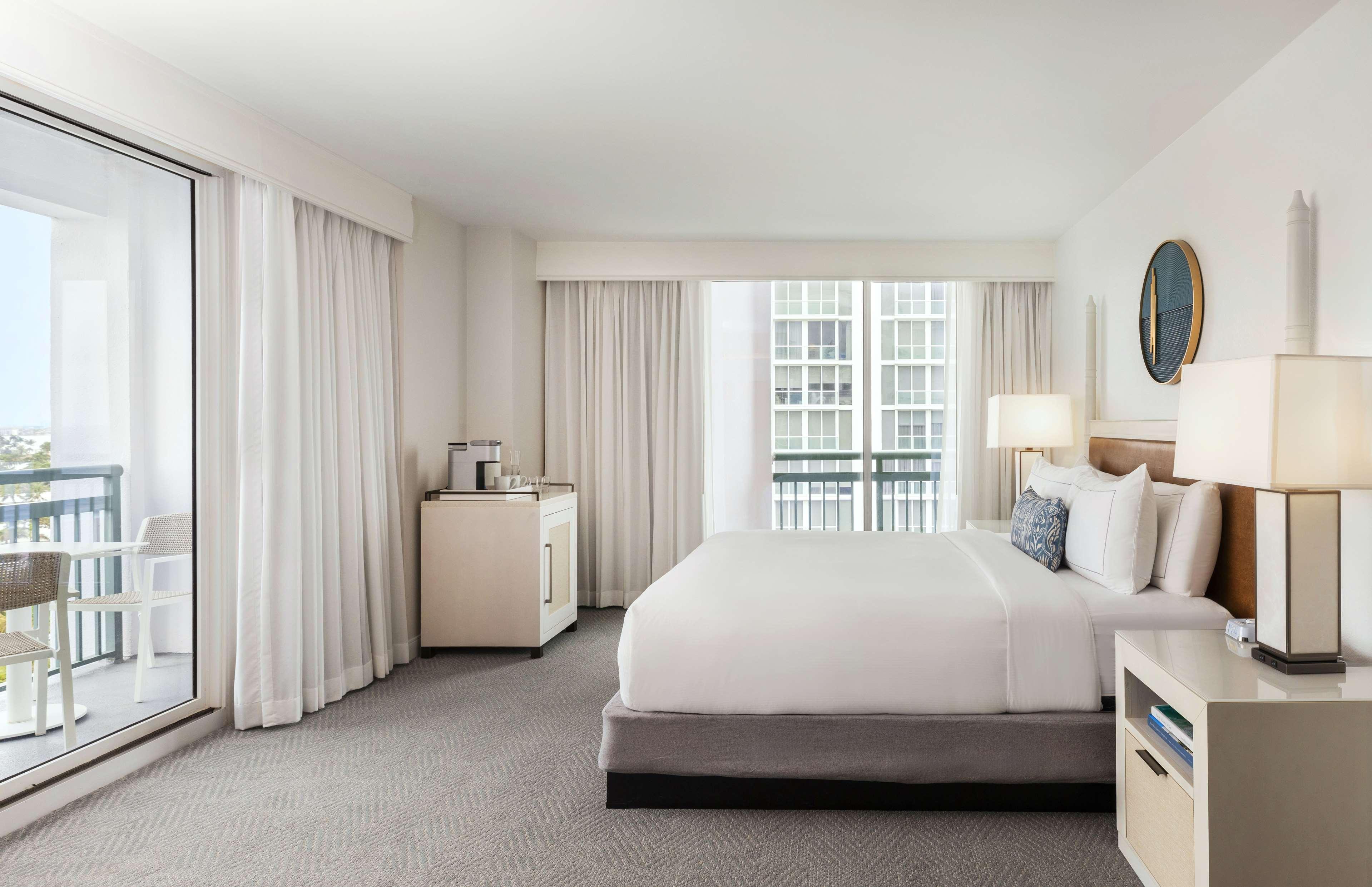 Resort The Singer Oceanfront Resort, Curio Collection By Hilton