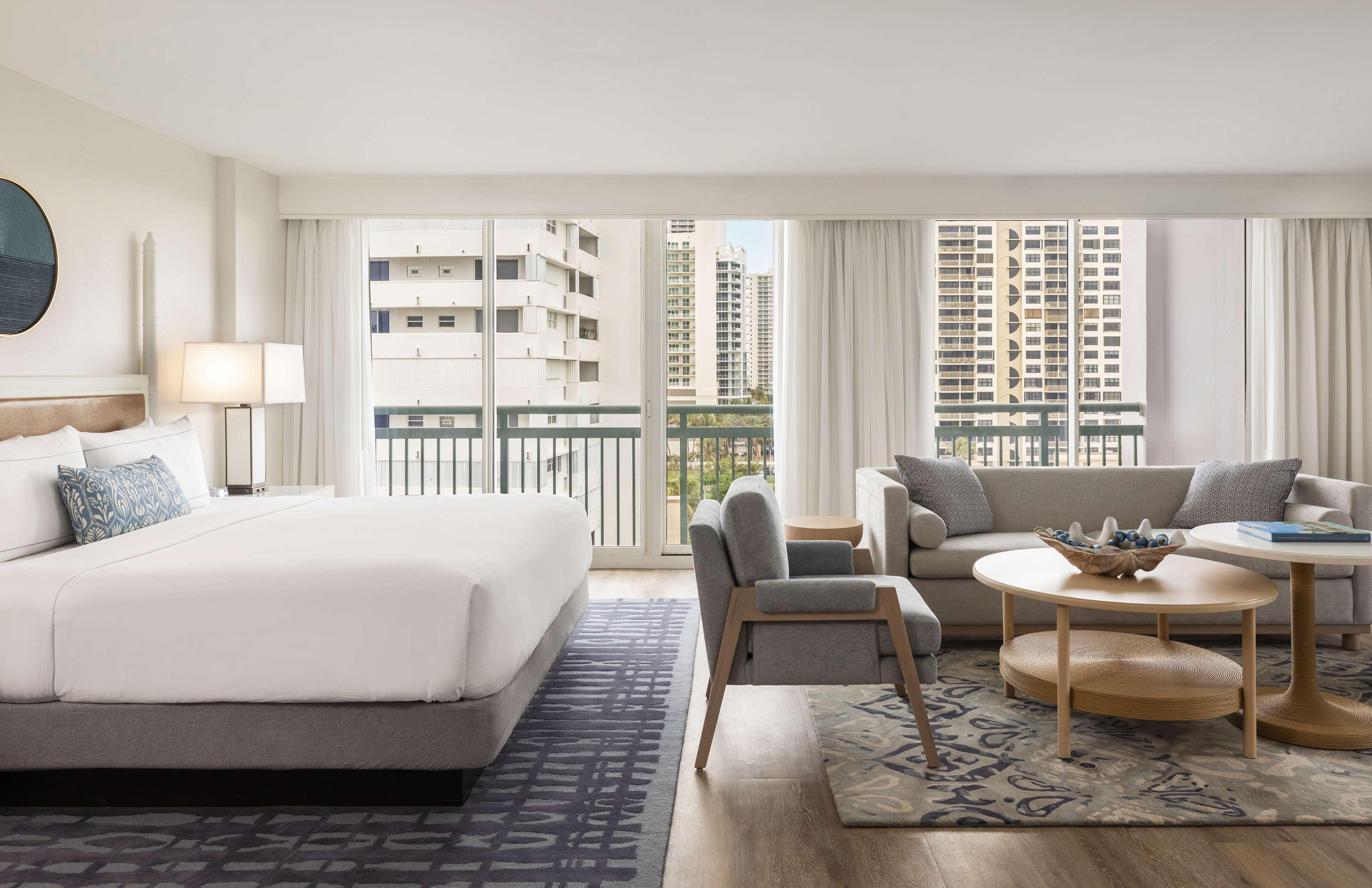 Resort The Singer Oceanfront Resort, Curio Collection By Hilton