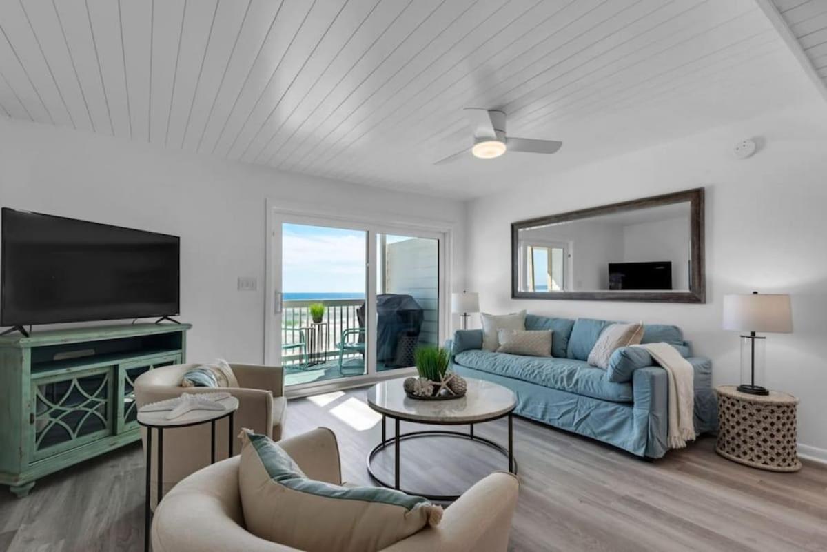 Seaquest 3 Stories Beach Front Holiday home